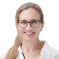 Kristina Straub