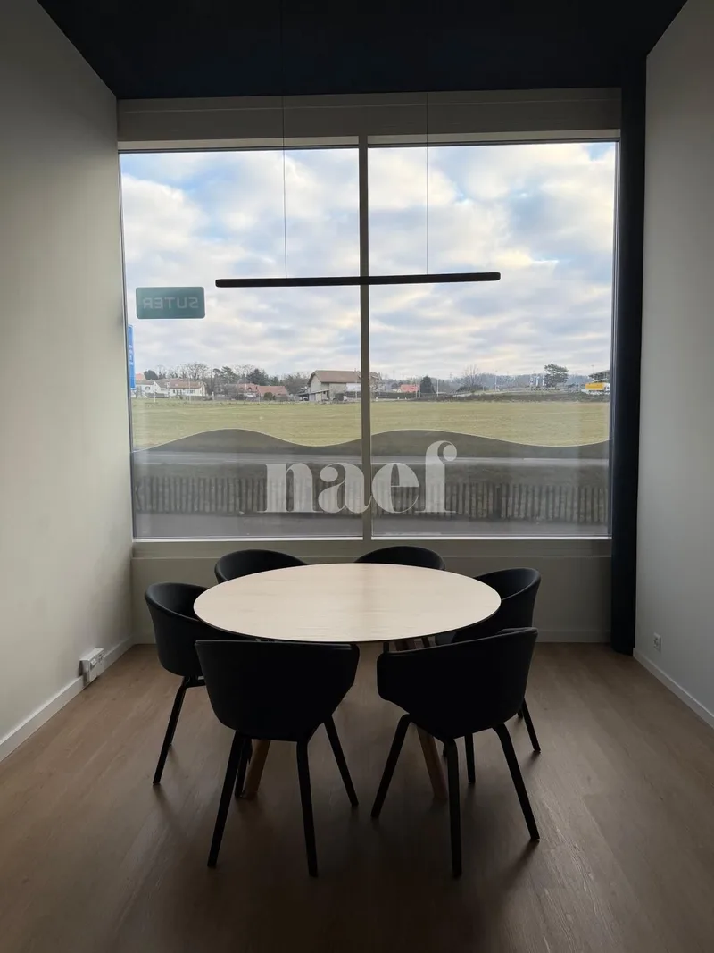 Commercial in Oassis — 6