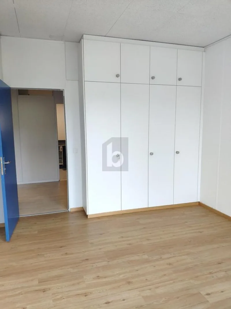 Commercial 6 rooms in Schaffhauserstrasse — 2