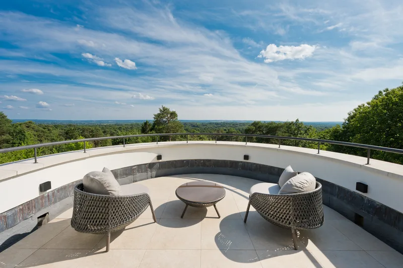 House / Villa 7 rooms in St George’s Hill — photo 11
