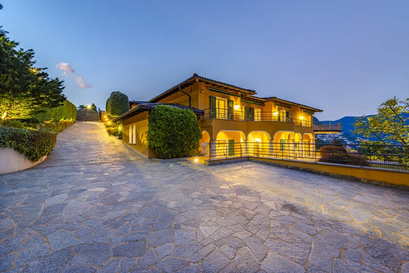 Maison / Villa 17 pièces à Porza