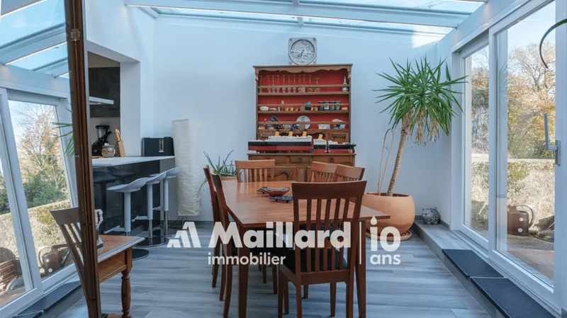 House / Villa 11 rooms in Lavigny — 16