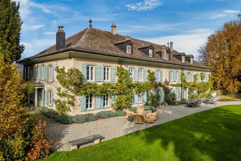 Maison / Villa 21 pièces à Tolochenaz — photo 3