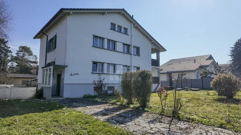 Building 12 rooms in Corcelles-près-Payerne