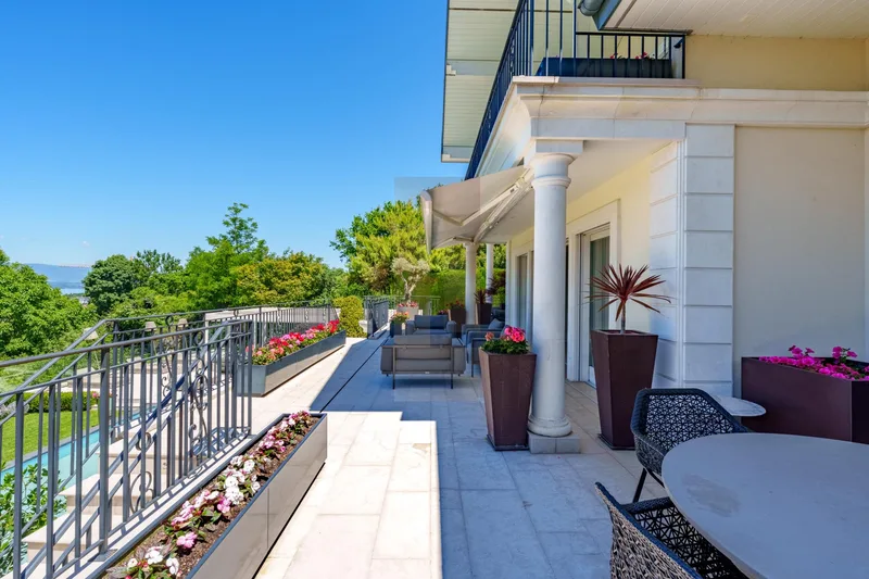 Maison / Villa à Cologny — 11