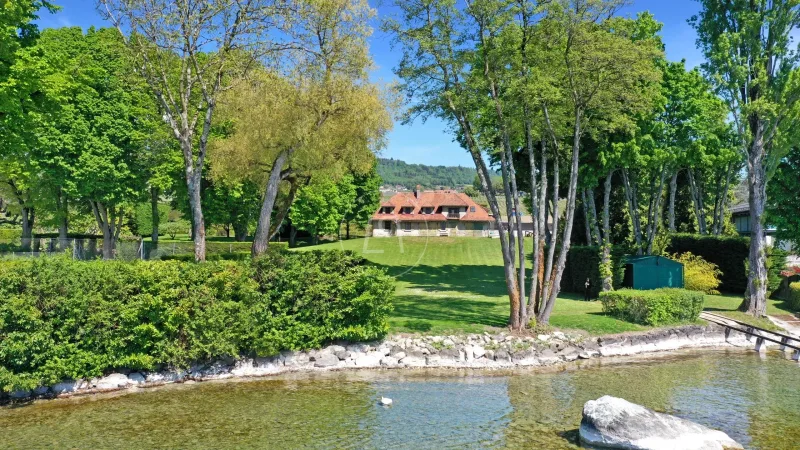 Maison / Villa 9 pièces à La Côte