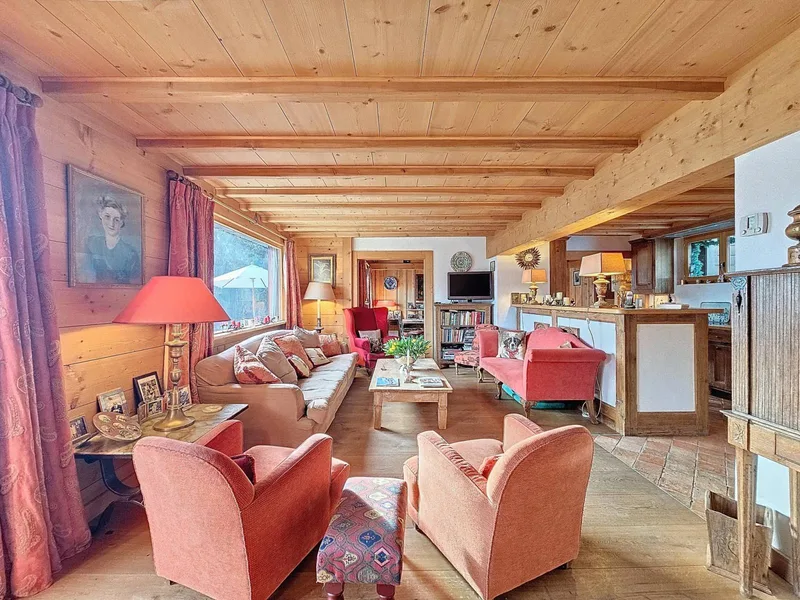 Maison / Villa 8.5 pièces à La Prétaire