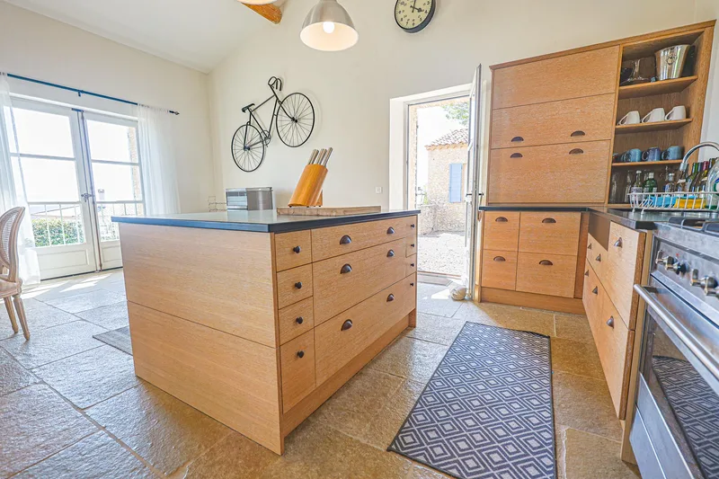 House / Villa 10 rooms in Saint-Saturnin-lès-Apt — 4