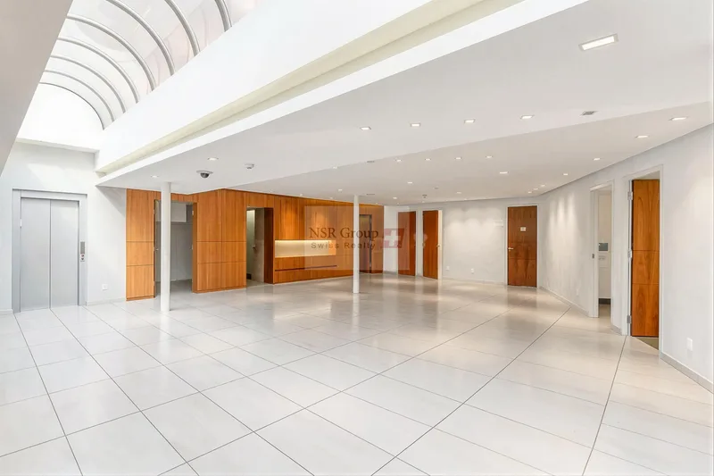 Commercial 16 rooms in Geneva