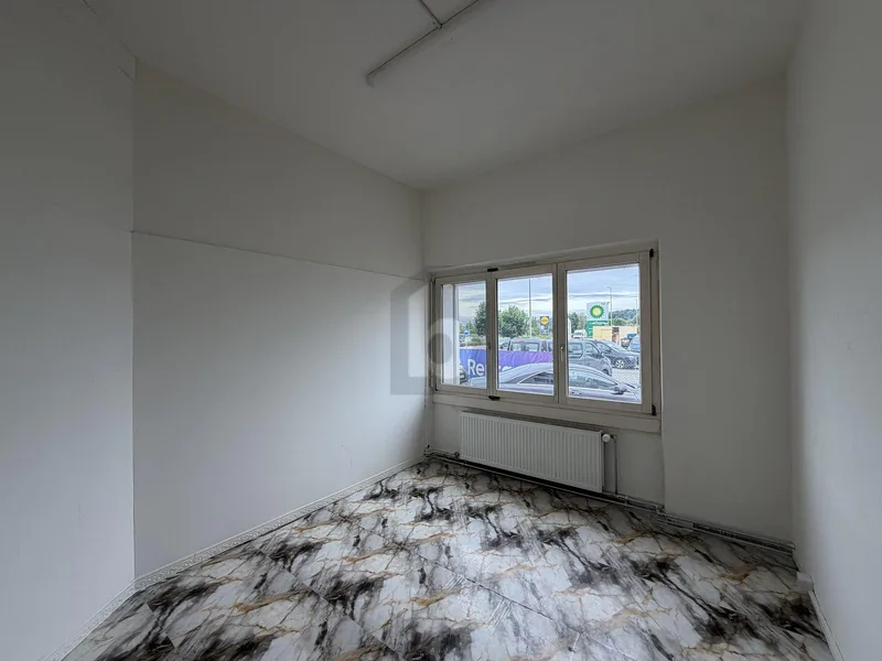 Gewerbe 3.5 Zimmer in Kloten — photo 4