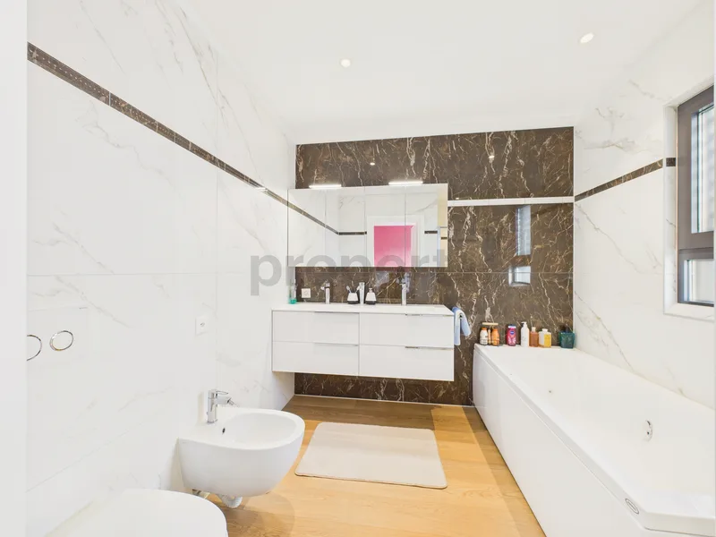 Maison / Villa 8 pièces à Cadempino — 8