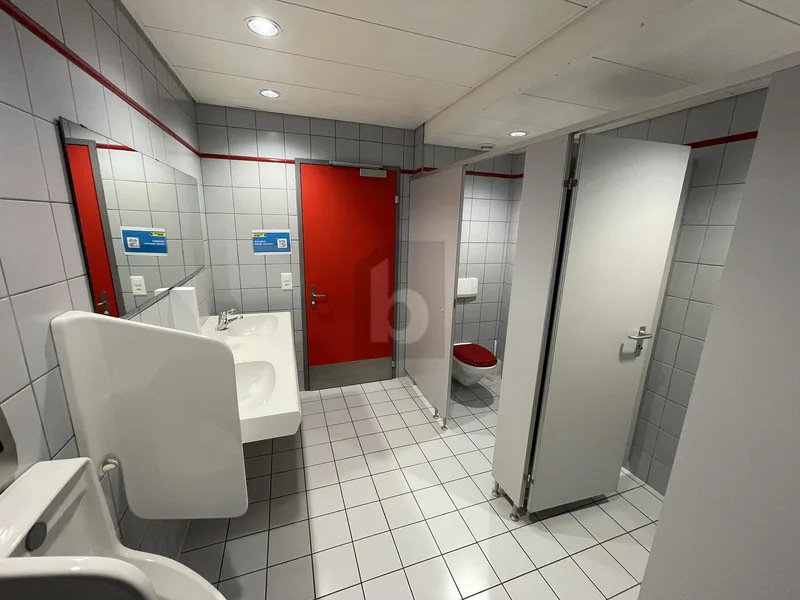 Commercial in zentrale Lage — photo 3