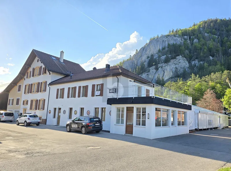 Gewerbe 1 Zimmer in Val-de-Travers