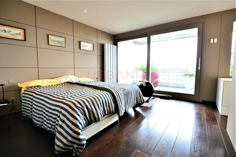 Appartement 8 pièces à Grange-Canal — 8
