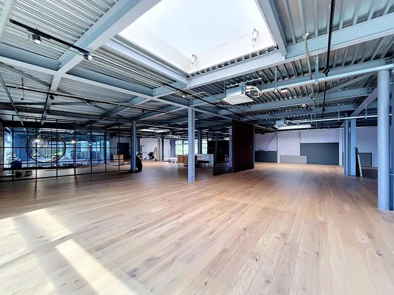 Commercial in Industrielle