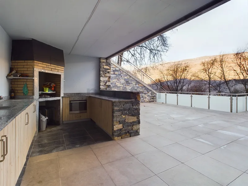Maison / Villa 8.5 pièces à Chalais — photo 2