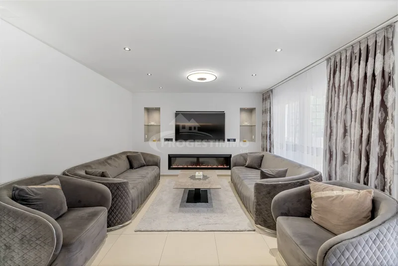 Maison / Villa 9 pièces à Centre — 5