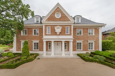 House / Villa 7 rooms in The Bishops Avenue