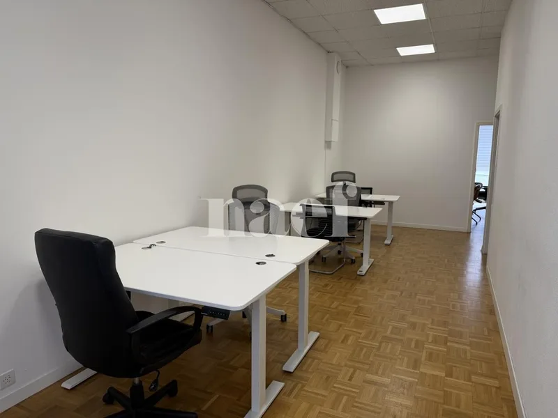 Commercial in Carouge — 2