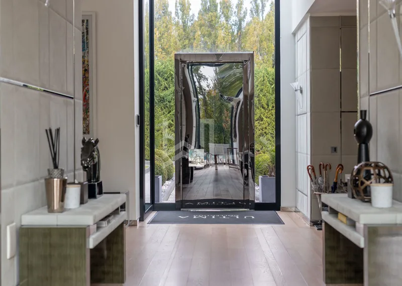 House / Villa 20 rooms in Mies — 2