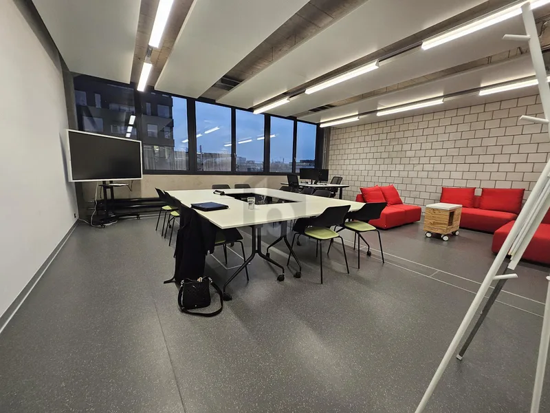 Commercial 1 rooms in Altstetten — 2