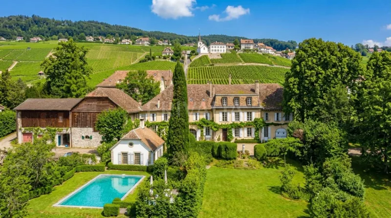Maison / Villa 12 pièces à Féchy
