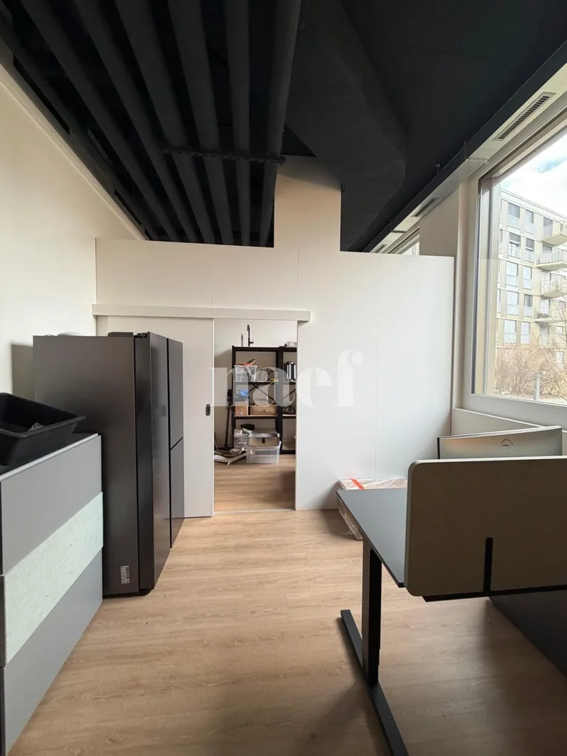 Commercial in Oassis — 7