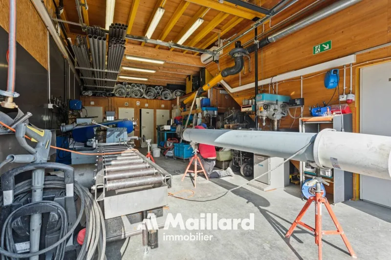 Commercial in Moudon — 12