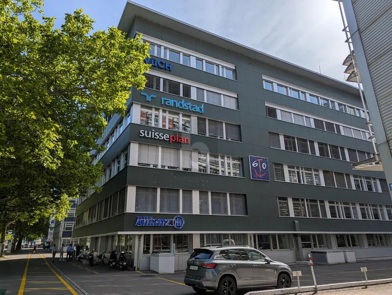 Commercial 11 rooms in Oerlikon