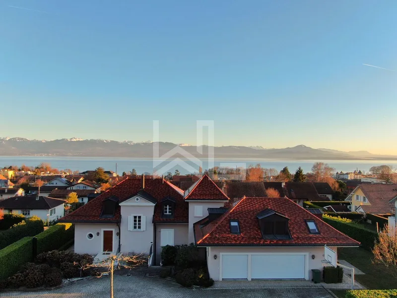House / Villa 12 rooms in Mont-sur-Rolle