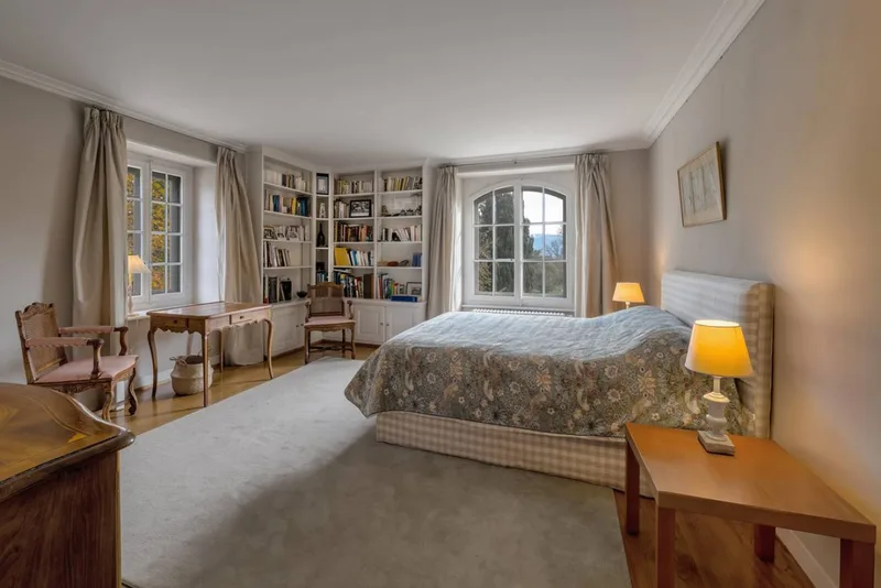 Maison / Villa 21 pièces à Tolochenaz — photo 8