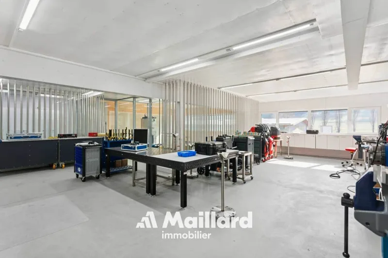 Commercial in Moudon — 10