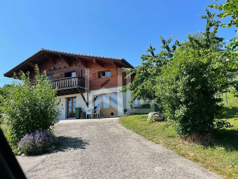 Maison / Villa 7 pièces à Genolier