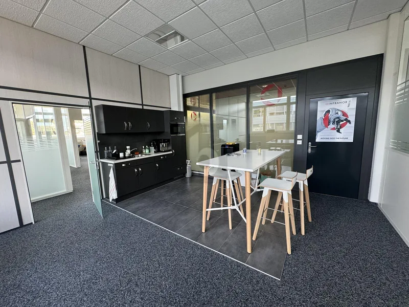 Commercial 6 rooms in Yverdon-les-Bains — 2