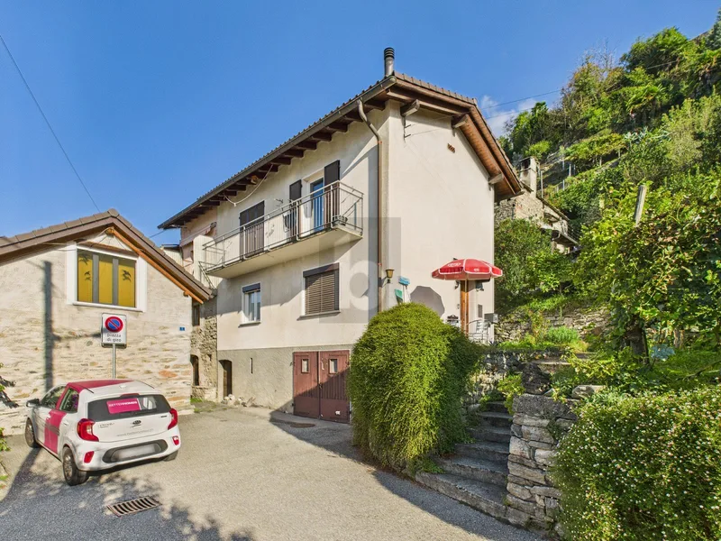 House / Villa 3.5 rooms in Agarone