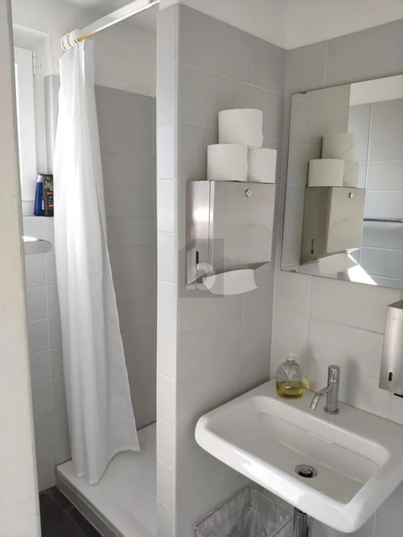 Commercial 6 rooms in Schaffhauserstrasse — 5