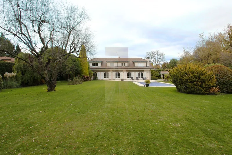 Maison / Villa 10 pièces à Plateau de Pinchat — photo 2