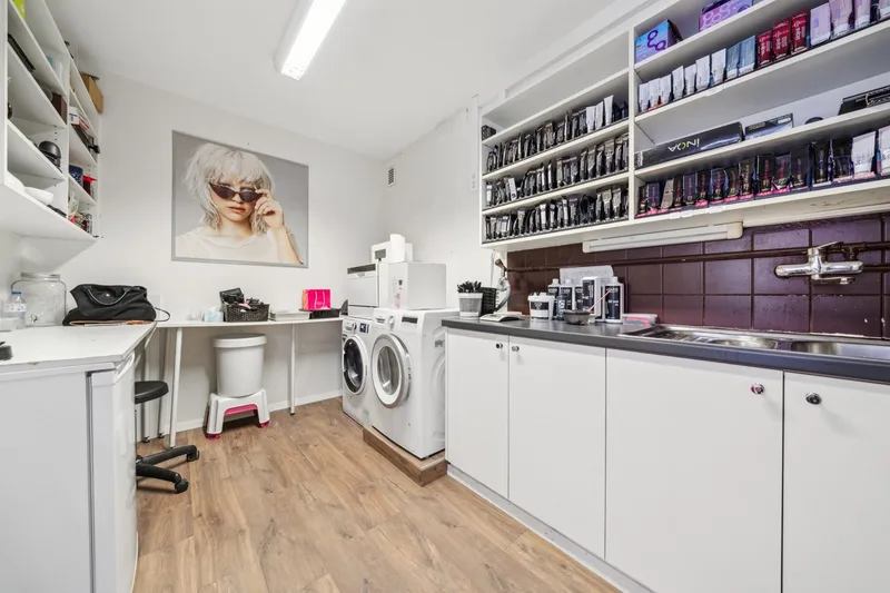 Commercial 5 rooms in La Chaux-de-Fonds — photo 9