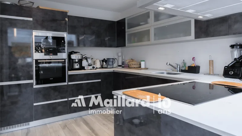 House / Villa 11 rooms in Lavigny — 14