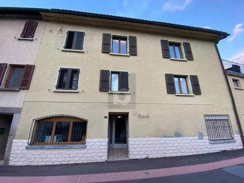 Gebäude 14.5 Zimmer in Monteceneri
