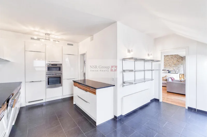 Appartement 5 pièces à Malagnou — 2