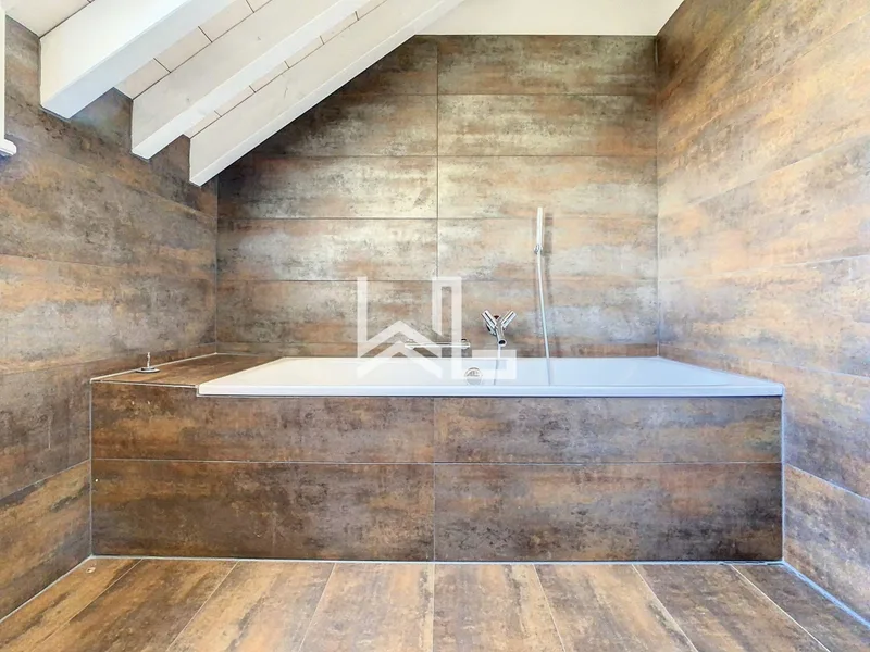 House / Villa 12 rooms in Mont-sur-Rolle — photo 10