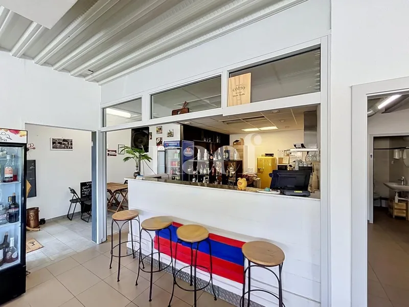 Commercial in Bremblens — 2