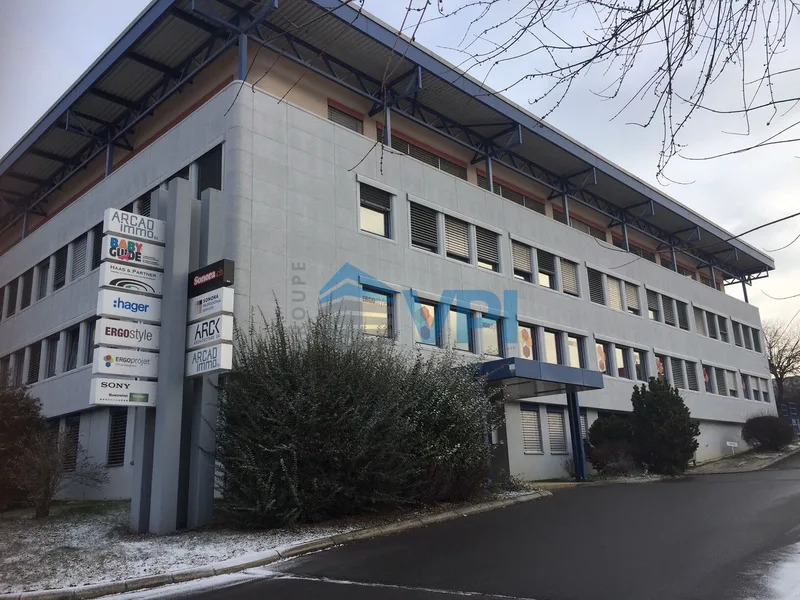Commercial in Petit-Flon