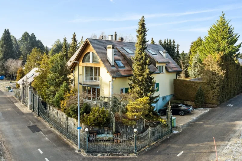 House / Villa 8 rooms in Cugy