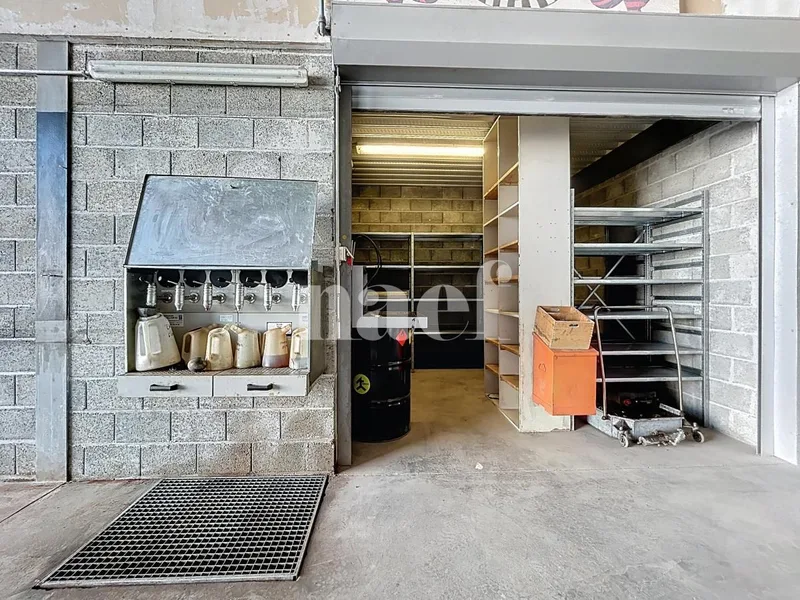 Commercial in Bremblens — 6
