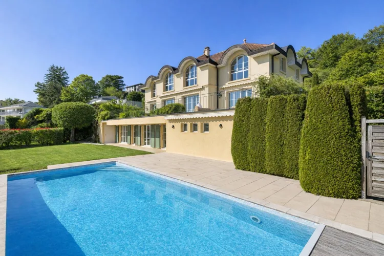 House / Villa 12.5 rooms in Lutry-Sud