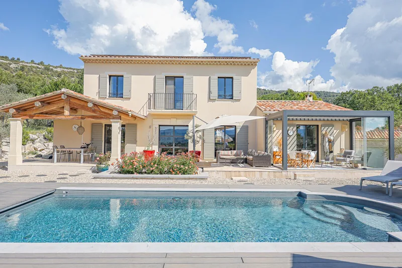 House / Villa 7 rooms in Saint-Saturnin-Lès-Apt
