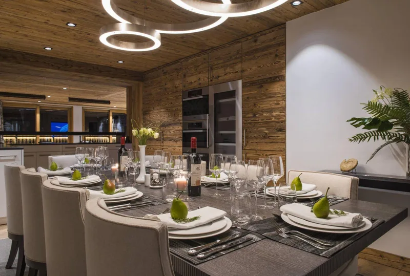 Maison / Villa 9.5 pièces à Centre de la station — 12