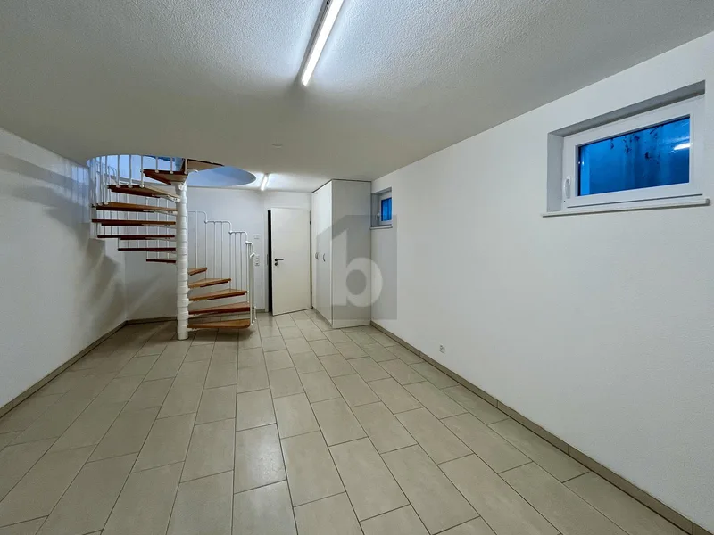 Gewerbe 2 Zimmer in Weiningen — photo 4